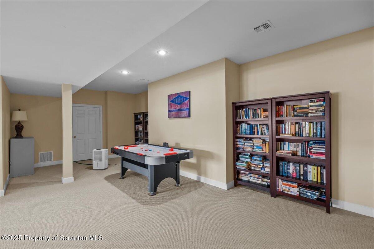 65 Run A Muck Lane Thompson, PA 18465 - Photo 44 of 53 Family Room