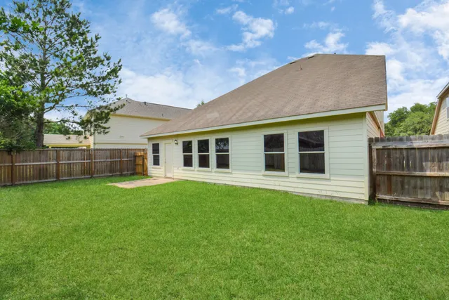 $2,000 | 20051 Silver Rock Drive, Katy, TX 77449