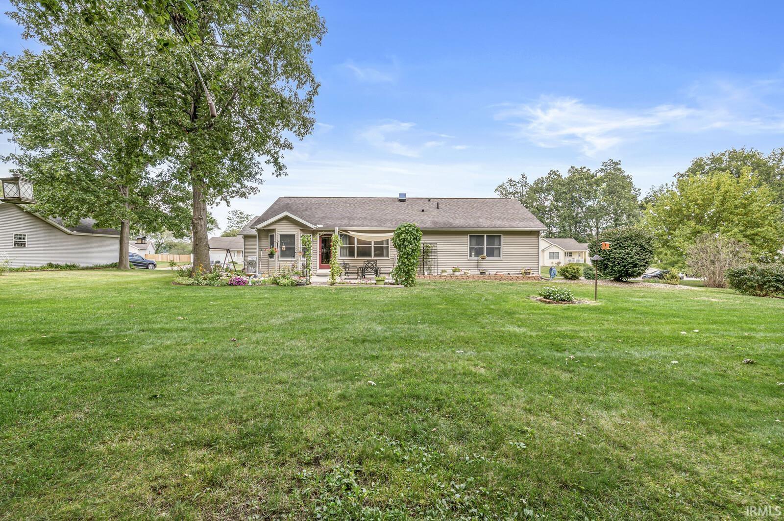 30336 Wyndtree Boulevard Elkhart, IN 46516 - Photo 4 of 31