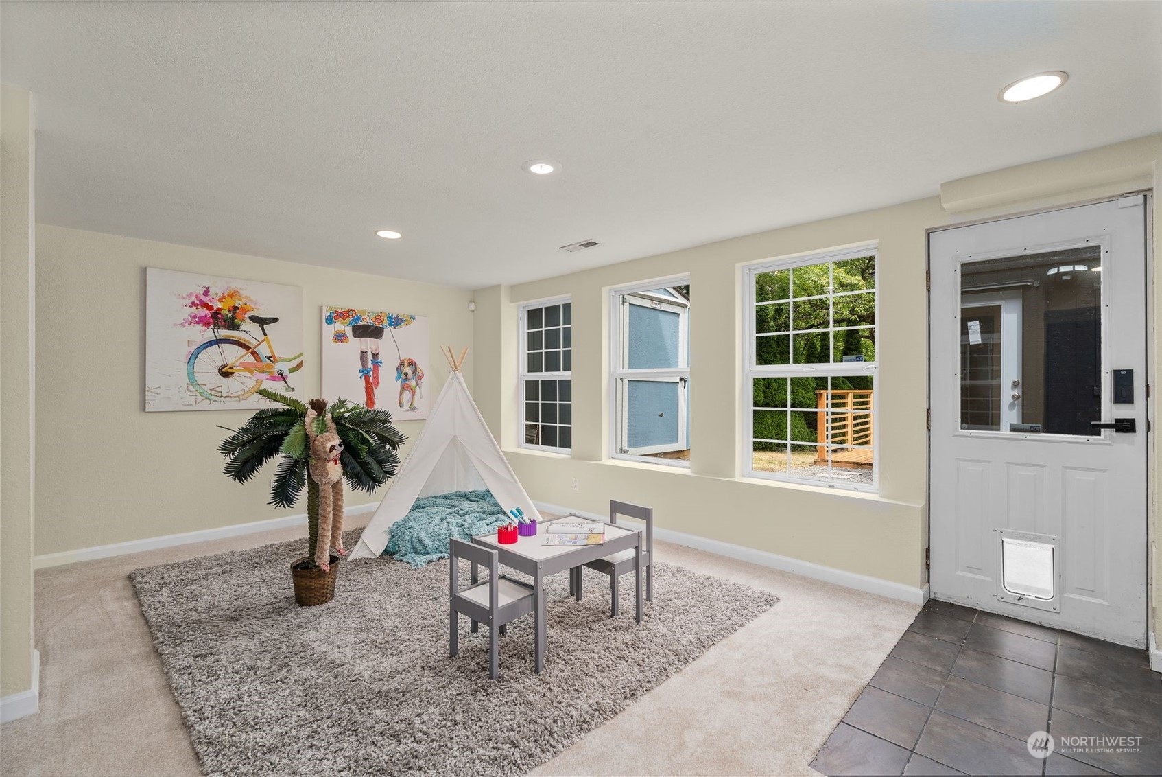 1324 North 40th Street Renton, WA 98056 - Photo 24 of 38 a view of a livingroom with furniture and window