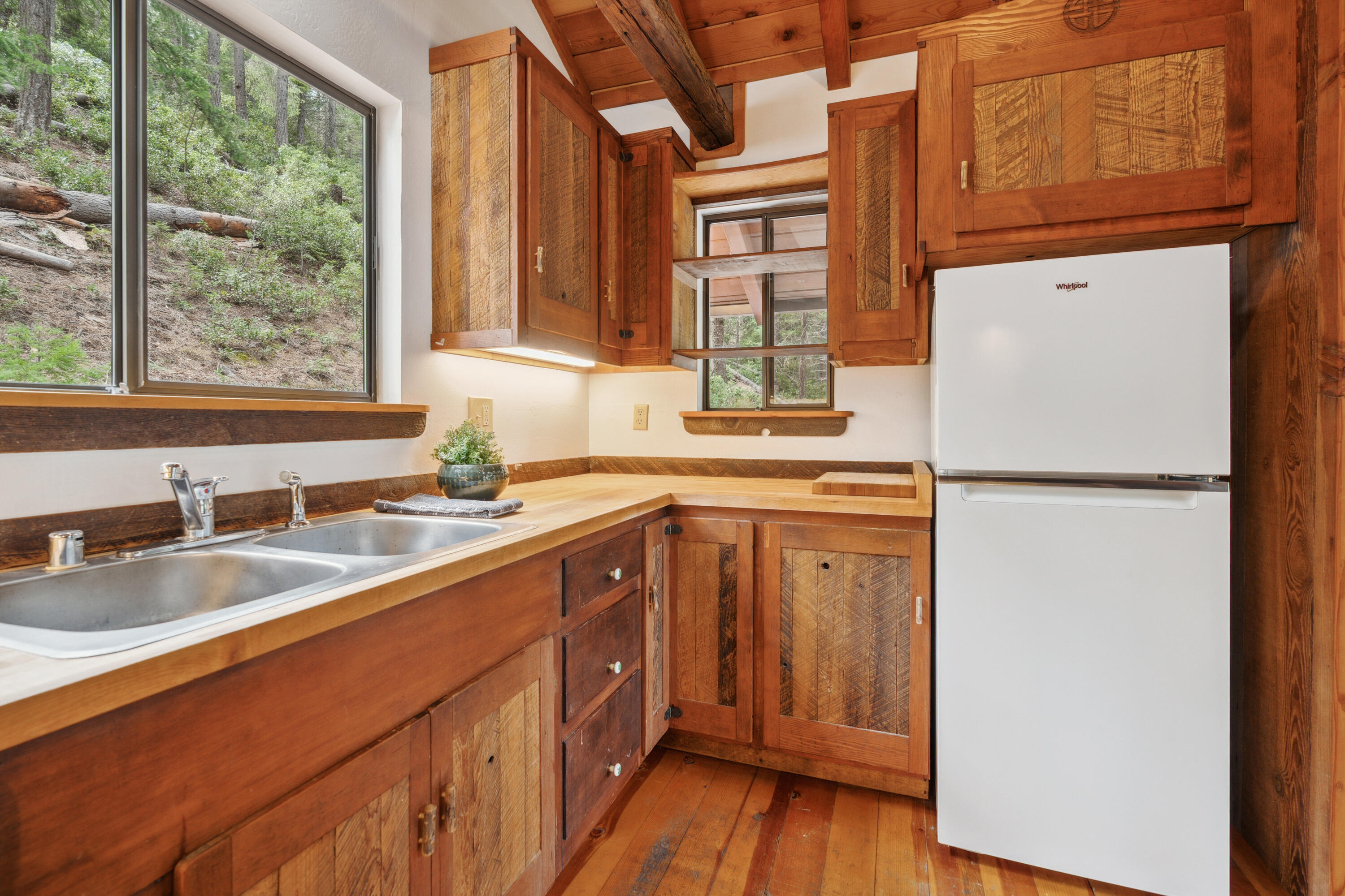 2120 Pack Trail Mount Shasta, CA 96067 - Photo 16 of 92 a kitchen with a refrigerator and a sink