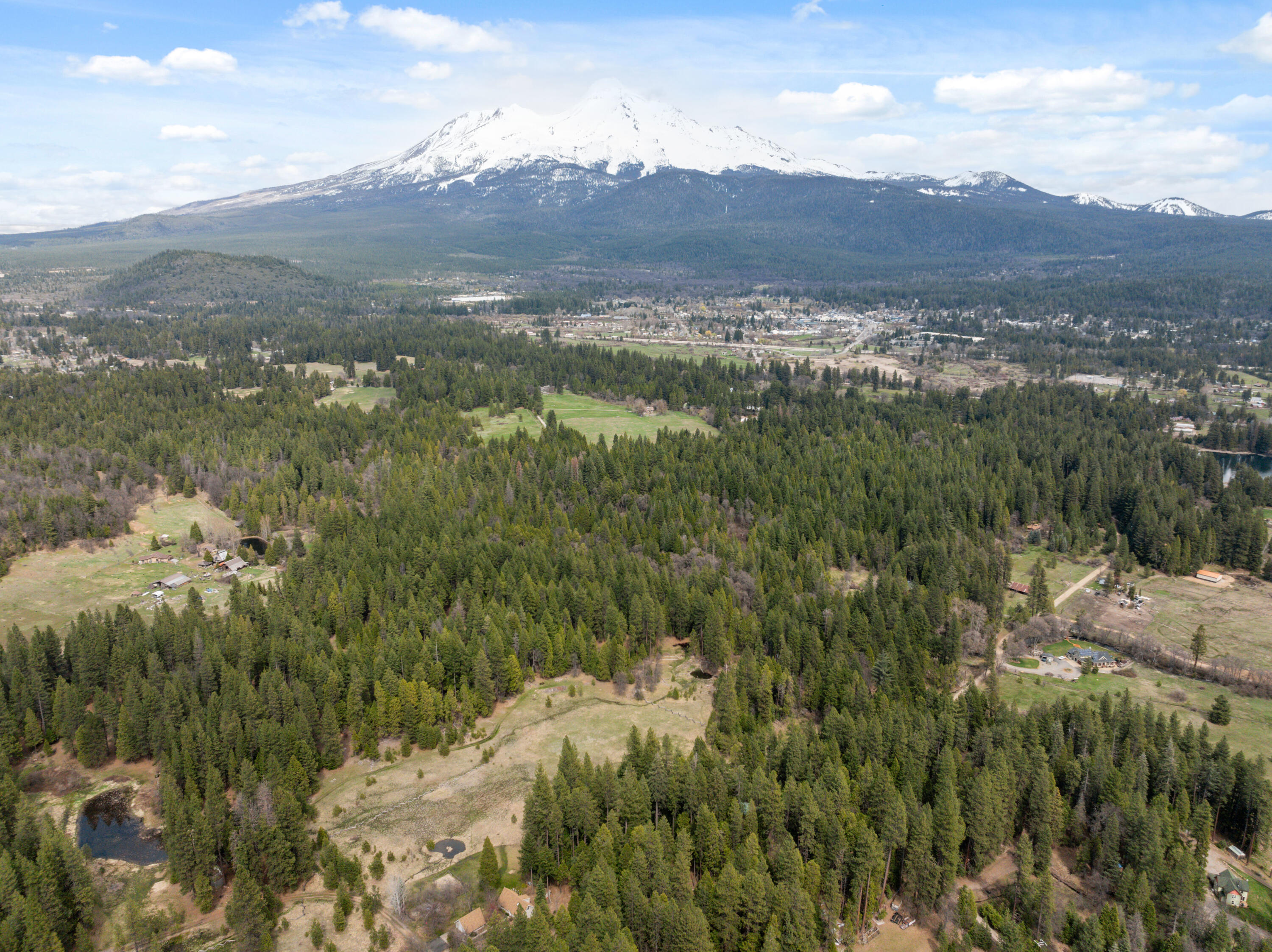 2120 Pack Trail Mount Shasta, CA 96067 - Photo 3 of 92 067_dji_20250412055419_0539_d_851