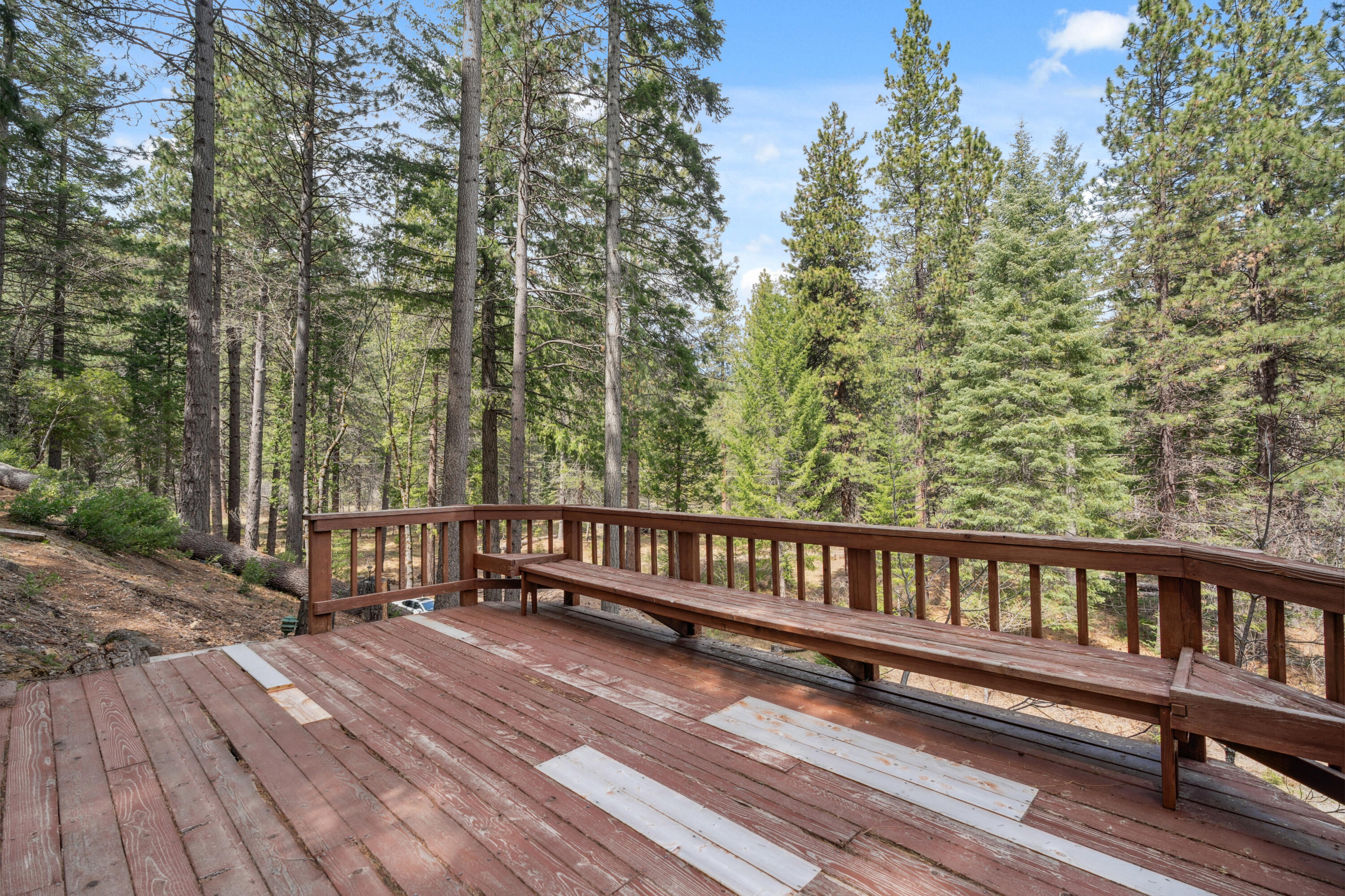 2120 Pack Trail Mount Shasta, CA 96067 - Photo 6 of 92 a view of wooden deck