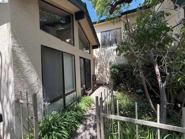 $695,000 | 402 Baywood Road, Alameda, CA 94502