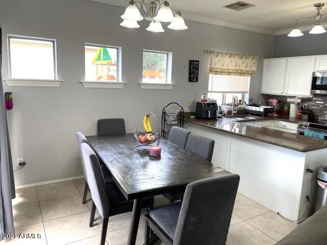 1236 South Boulder Street, Unit F Gilbert, AZ 85296 - Photo 9 of 31 Kitchen/Dining