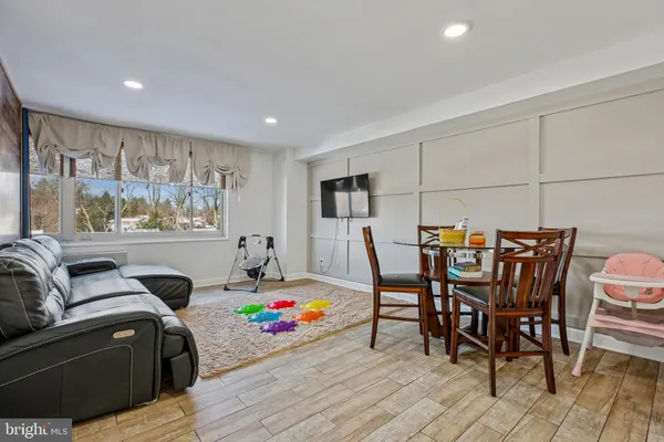 $142,000 | 1900 Lyttonsville Road, Unit 702, Silver Spring, MD 20910