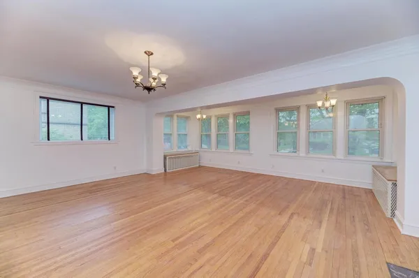 $4,000 | 6833 South Cregier Avenue, Chicago, IL 60649