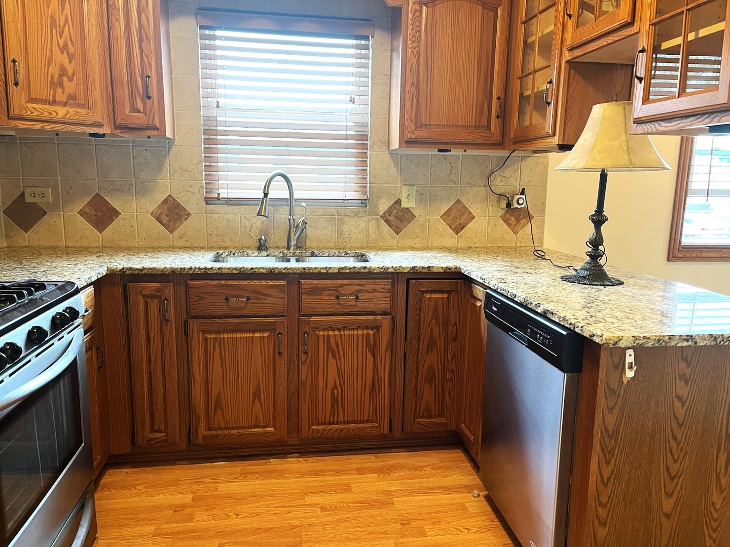 5959 South Rutherford Avenue Chicago, IL 60638 - Photo 8 of 17