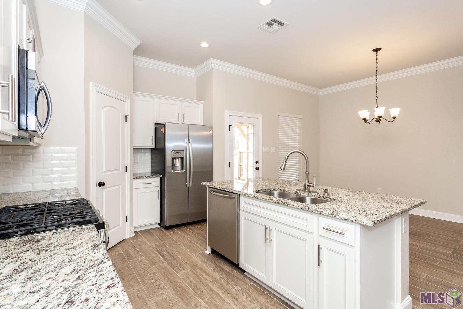 6356 Lake Edge Drive Baton Rouge, LA 70820 - Photo 7 of 21