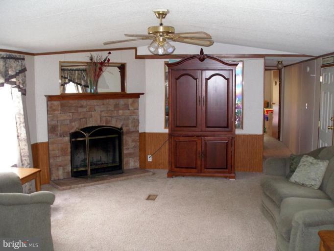 7810 Clark Road, Unit D26 Jessup, MD 20794 - Photo 2 of 15 Living Room