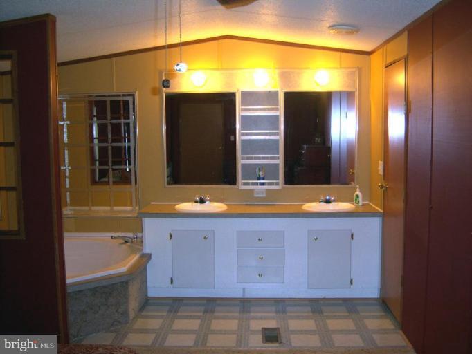 7810 Clark Road, Unit D26 Jessup, MD 20794 - Photo 6 of 15 Master Bath