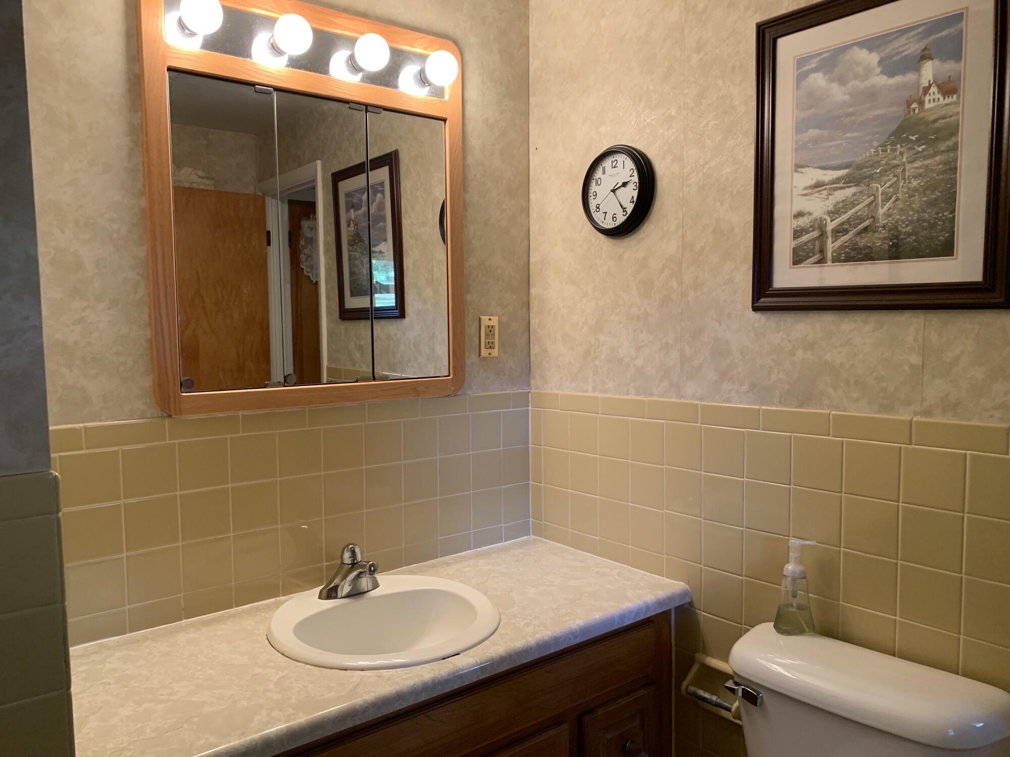 44 Ridge Road Waterville, ME 04901 - Photo 7 of 32 Main Bath