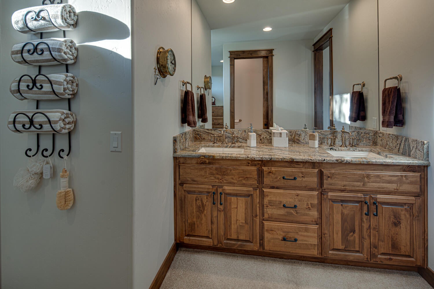 854 Highland View Loop Redmond, OR 97756 - Photo 37 of 65 854-staged-273