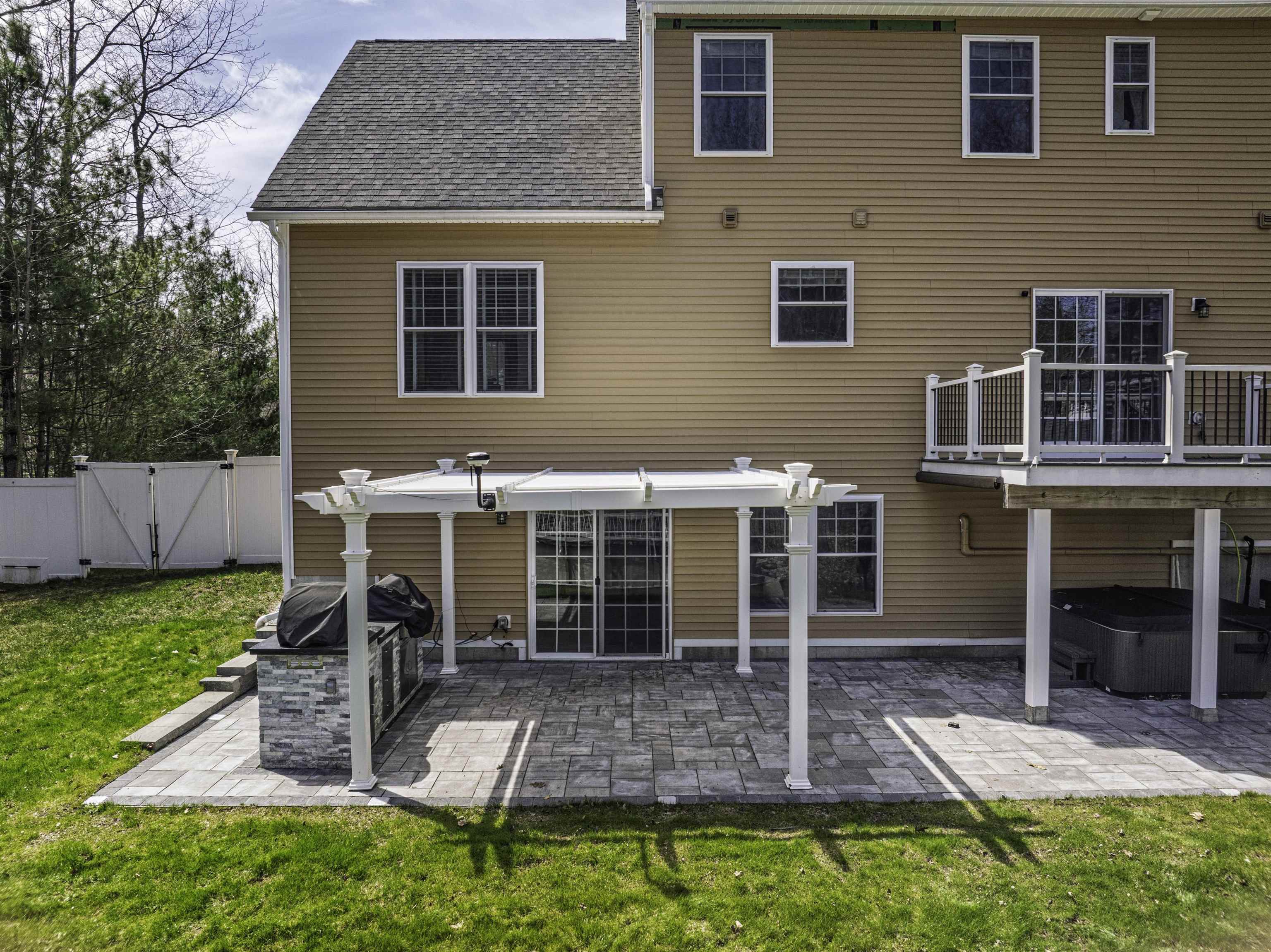 89 Emerald Lane Dover, NH 03820 - Photo 35 of 44