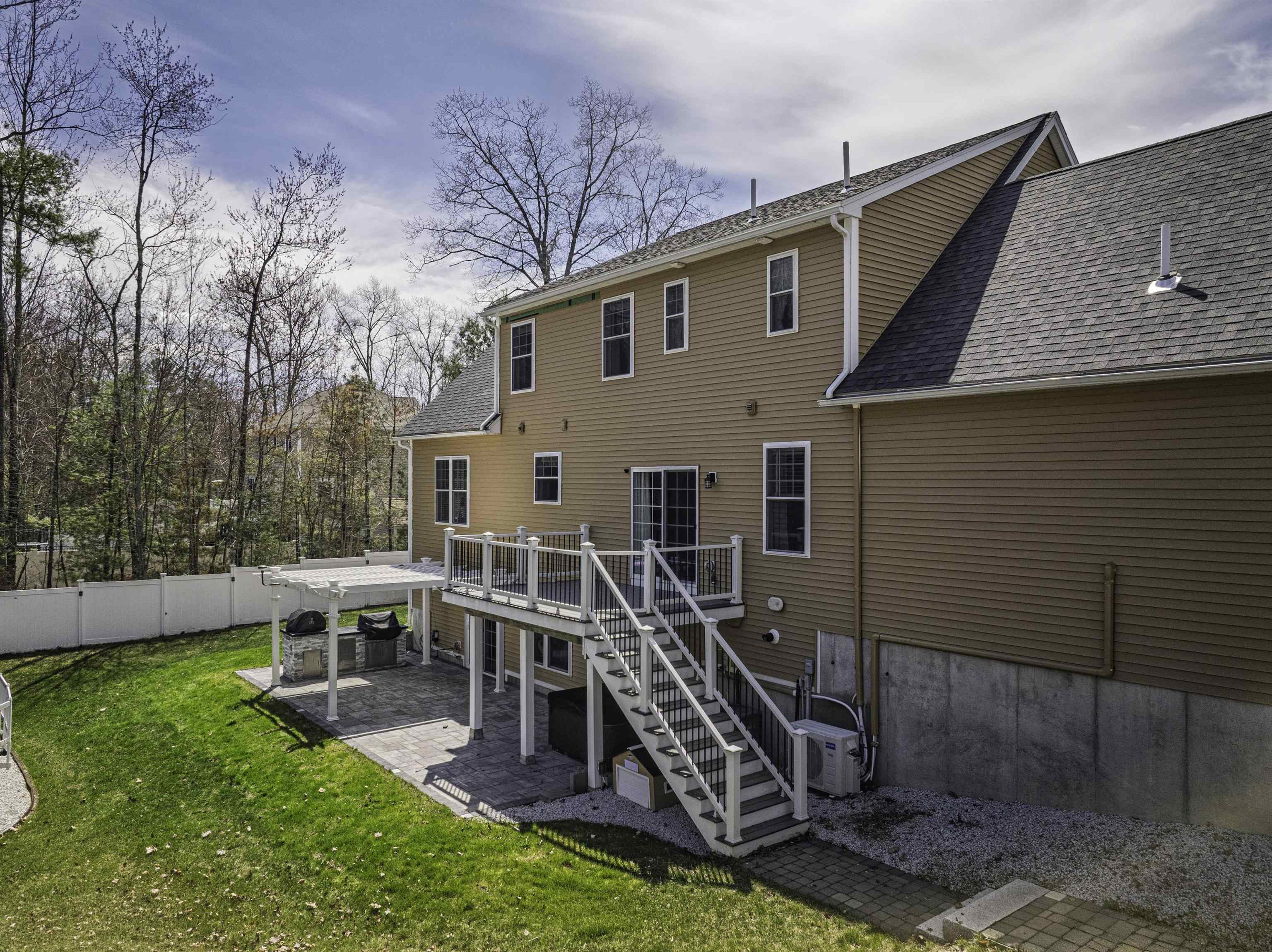 89 Emerald Lane Dover, NH 03820 - Photo 42 of 44