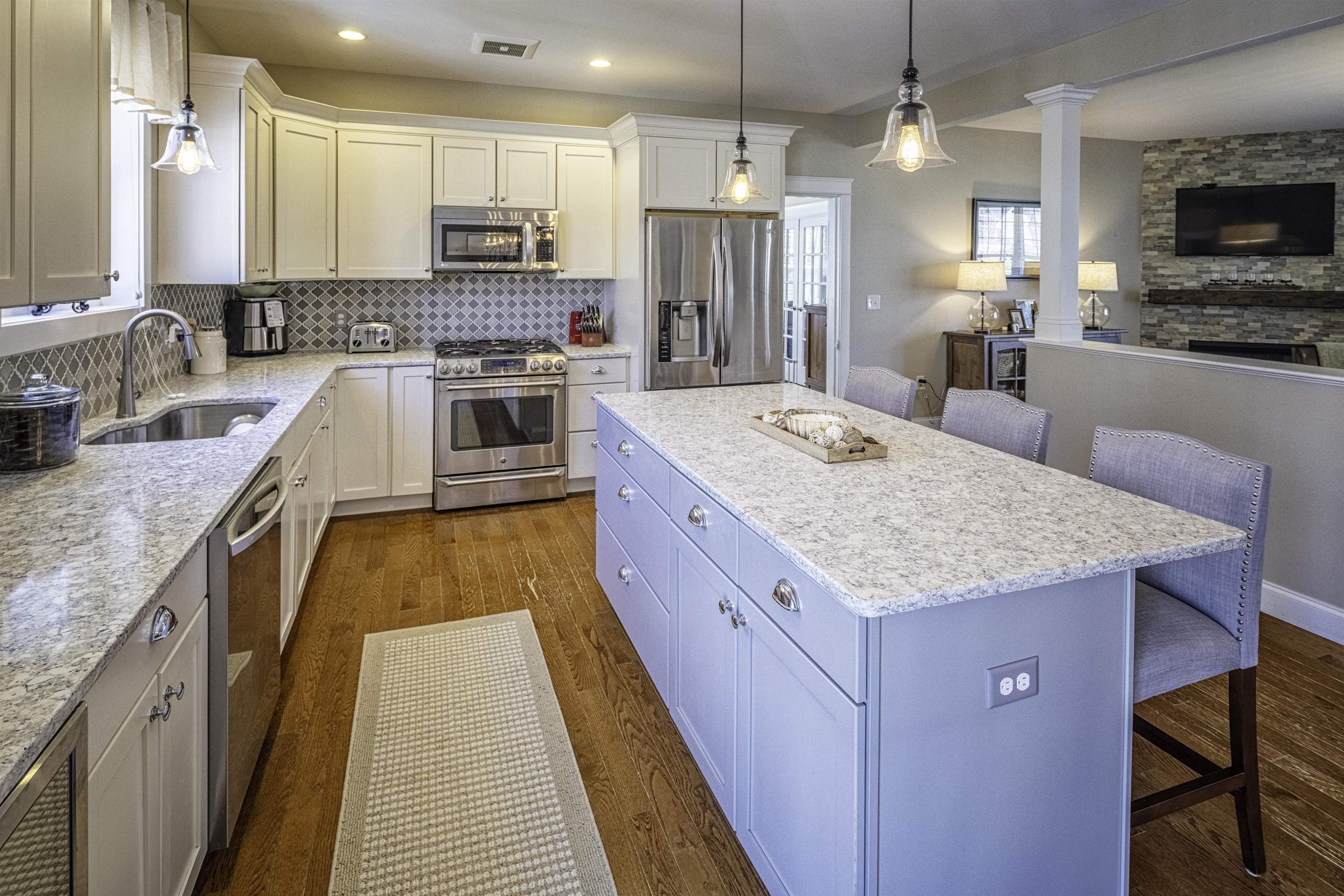 89 Emerald Lane Dover, NH 03820 - Photo 8 of 44