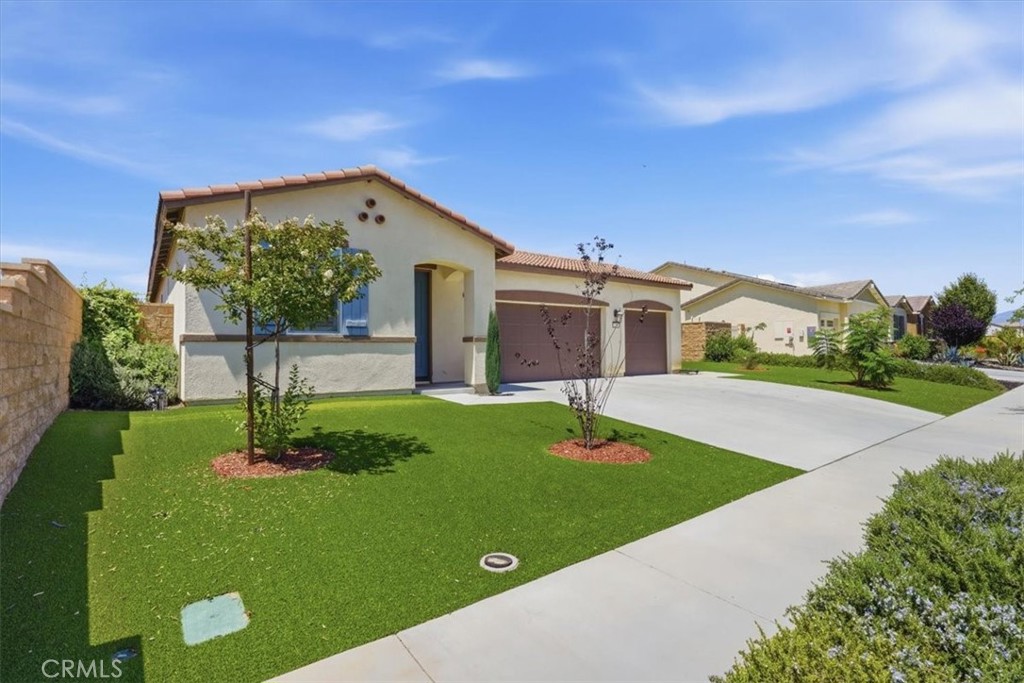 32350 Iron Trail Road Winchester, CA 92596 - Photo 2 of 29