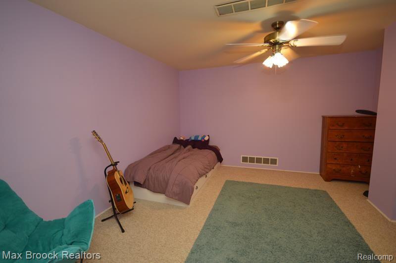 1635 Huntington Park Rochester, MI 48309 - Photo 16 of 18