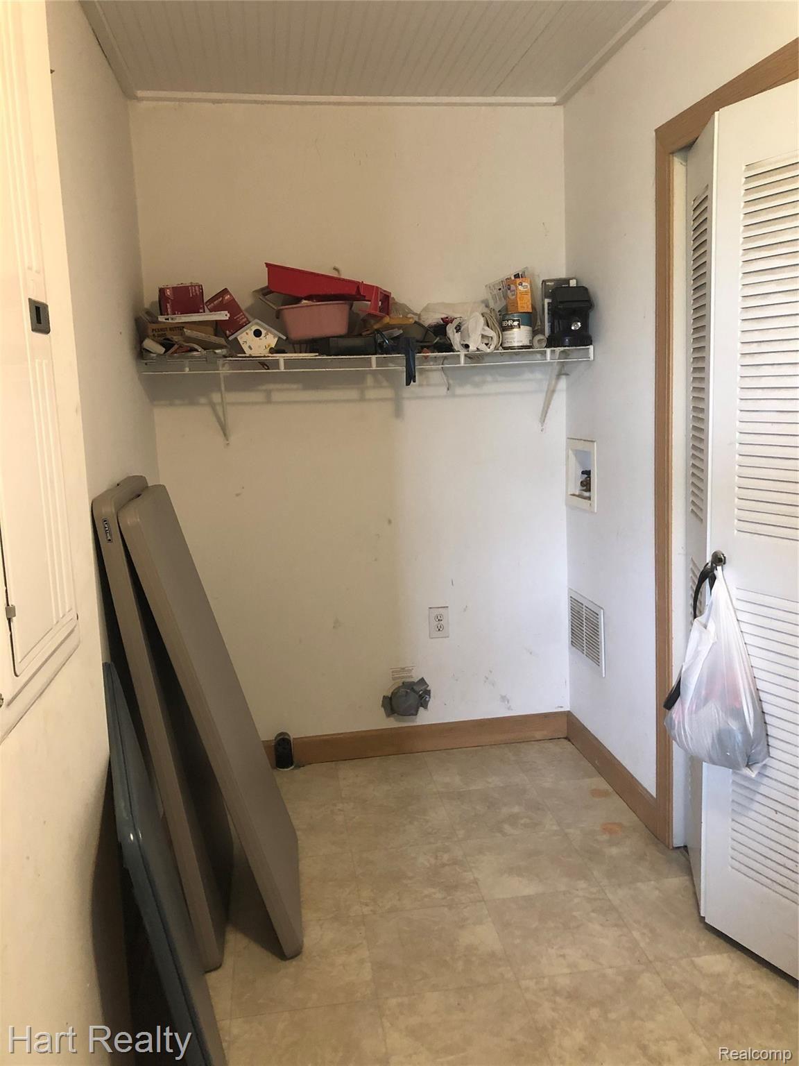 5455 Cotter Road Marlette, MI 48453 - Photo 3 of 11 690480C6-1787-49FD-AF1B-A22E07FA55C9.jpeg