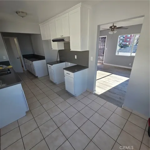 $1,900 | 809 Victor Avenue, Unit 5, Inglewood, CA 90302