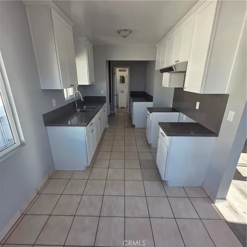 $1,900 | 809 Victor Avenue, Unit 5, Inglewood, CA 90302