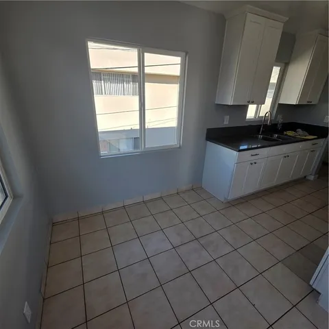 $1,900 | 809 Victor Avenue, Unit 5, Inglewood, CA 90302