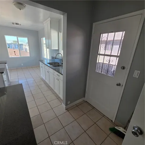 $1,900 | 809 Victor Avenue, Unit 5, Inglewood, CA 90302