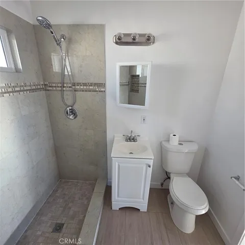 $1,900 | 809 Victor Avenue, Unit 5, Inglewood, CA 90302