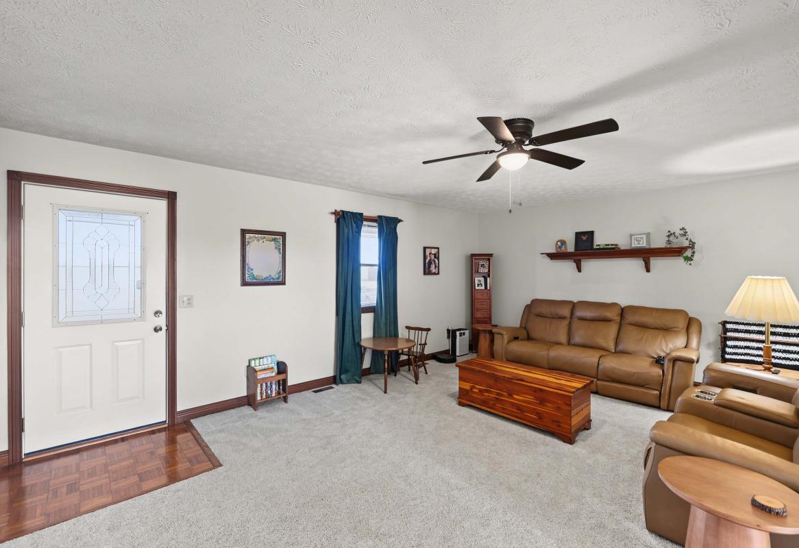 761 Texas Loop Road Springfield, KY 40069 - Photo 5 of 62 IMG_3288