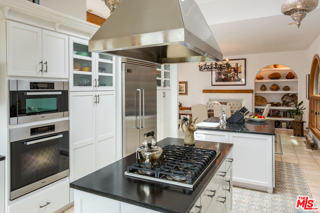 31663 Broad Beach Road Malibu, CA 90265 - Photo 13 of 40