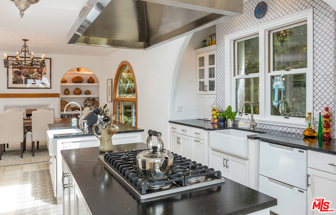 31663 Broad Beach Road Malibu, CA 90265 - Photo 14 of 40