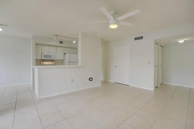 $1,900 | 266 Village Boulevard, Unit 6103, Tequesta, FL 33469