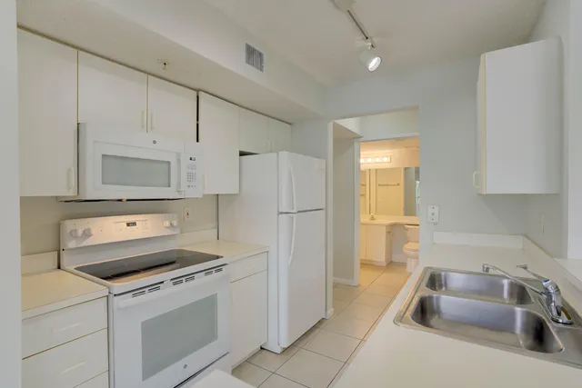 $1,900 | 266 Village Boulevard, Unit 6103, Tequesta, FL 33469