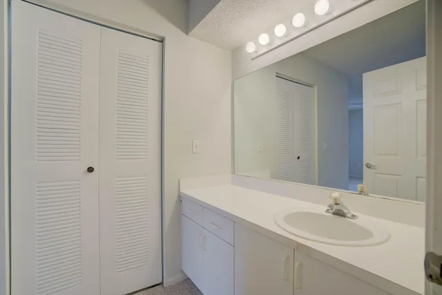 $1,900 | 266 Village Boulevard, Unit 6103, Tequesta, FL 33469