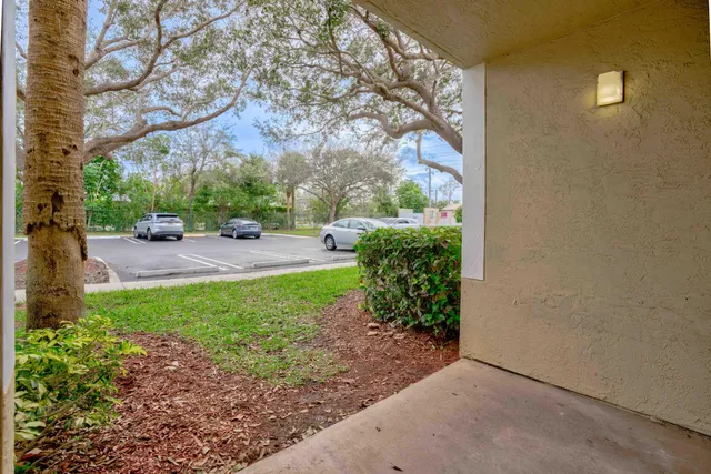 $1,900 | 266 Village Boulevard, Unit 6103, Tequesta, FL 33469