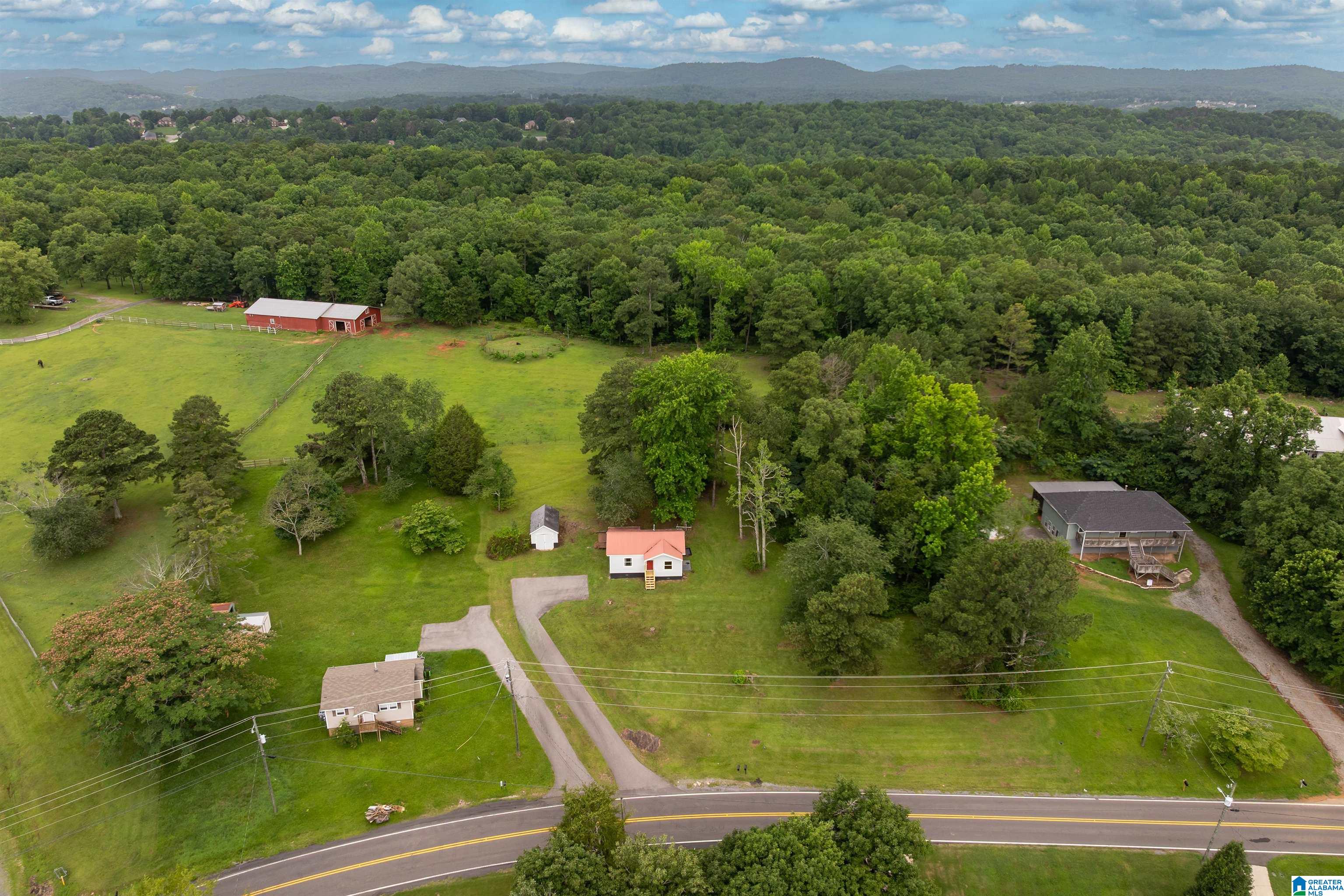 798 Blackjack Road Trussville, AL 35173 - Photo 2 of 26