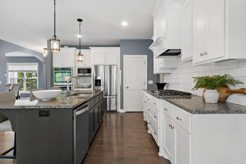 $915,000 | 5450 Yellowstone Lane North, Plymouth, MN 55446