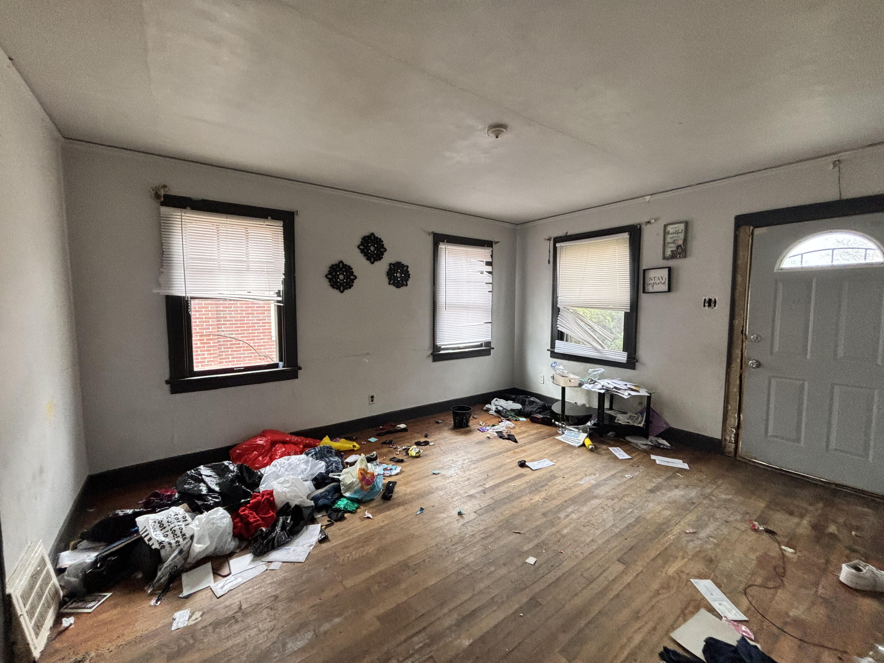 3537 Lincoln Street Gary, IN 46408 - Photo 3 of 13 3000x2250