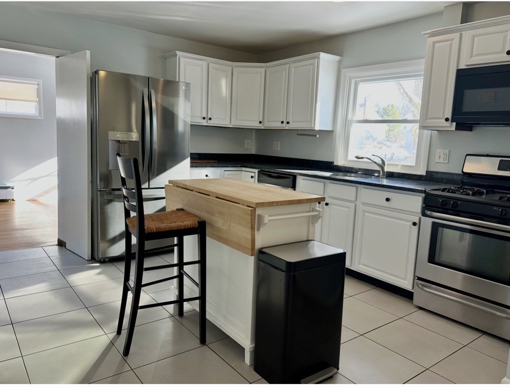 90 Mill Street, Unit 90 Newton, MA 02459 - Photo 6 of 20