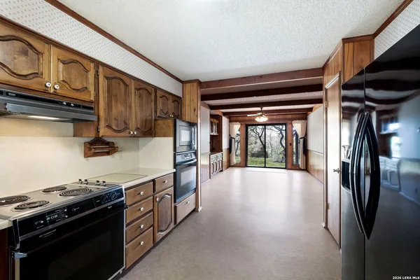 $652,000 | 19824 Chimney Creek Road, Helotes, TX 78023