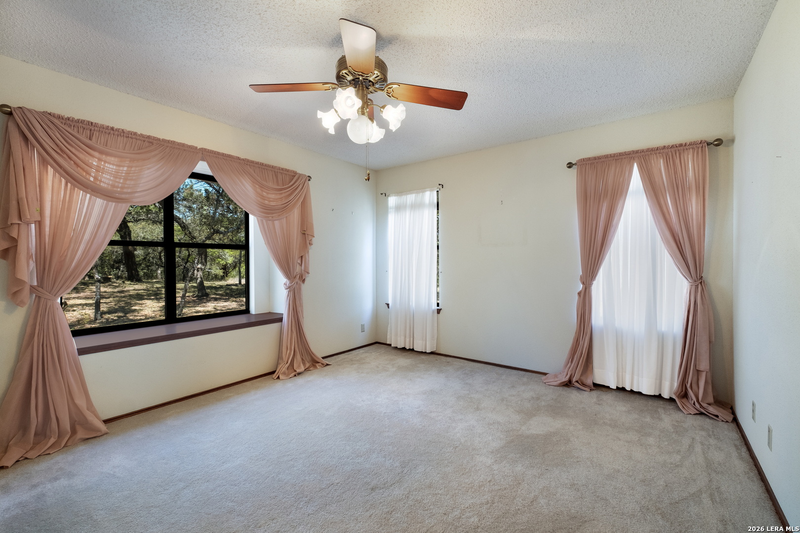 19824 Chimney Creek Road Helotes, TX 78023 - Photo 23 of 40