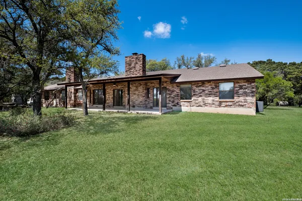 $652,000 | 19824 Chimney Creek Road, Helotes, TX 78023