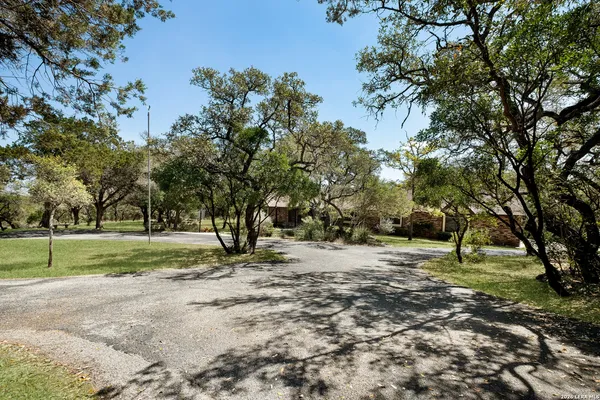 $652,000 | 19824 Chimney Creek Road, Helotes, TX 78023