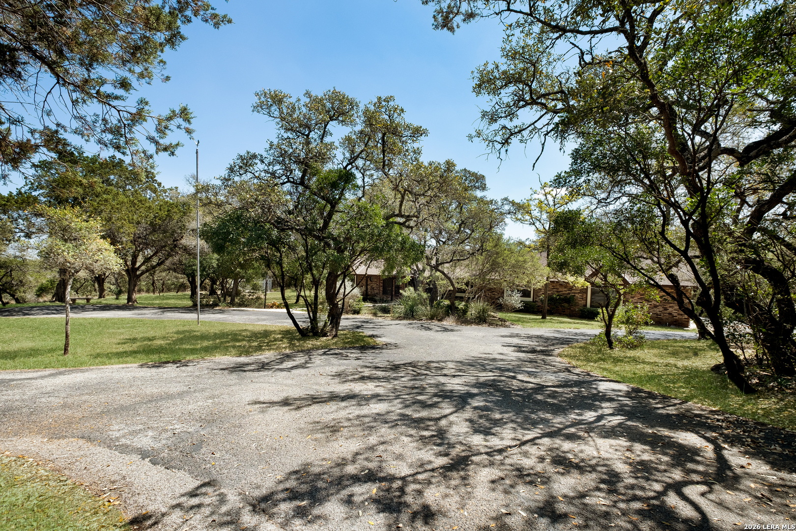 19824 Chimney Creek Road Helotes, TX 78023 - Photo 4 of 40