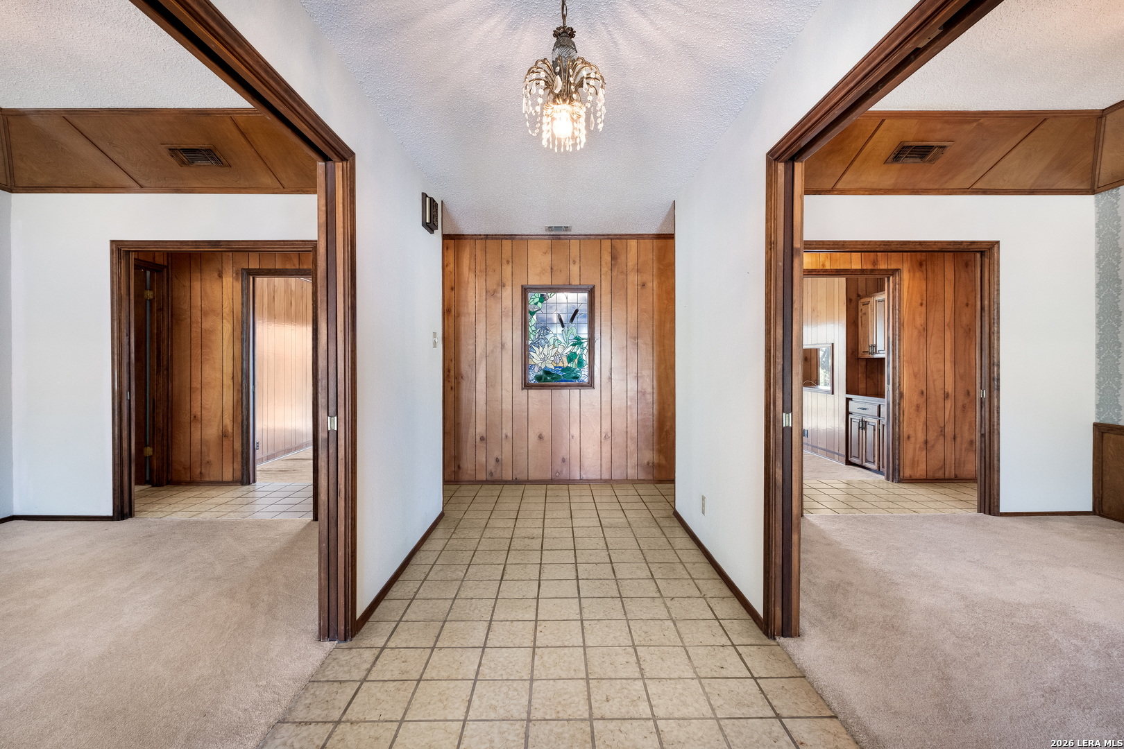 19824 Chimney Creek Road Helotes, TX 78023 - Photo 5 of 40