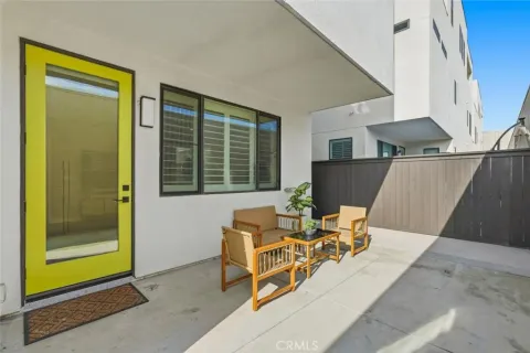 $975,000 | 2144 Swallowtail Walk, Gardena, CA 90247