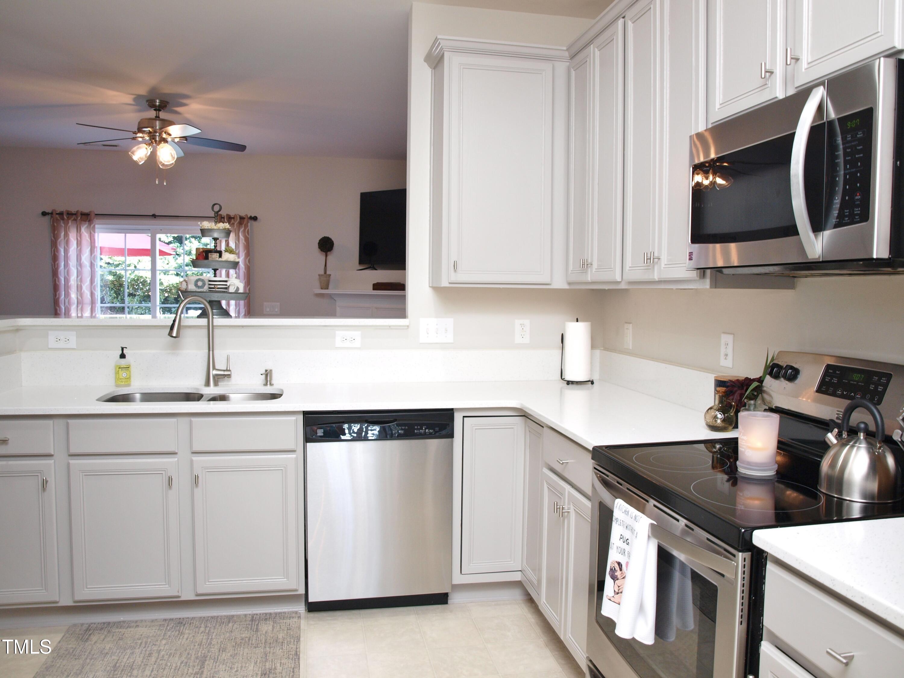 2237 Bankshill Row Raleigh, NC 27614 - Photo 4 of 22 4