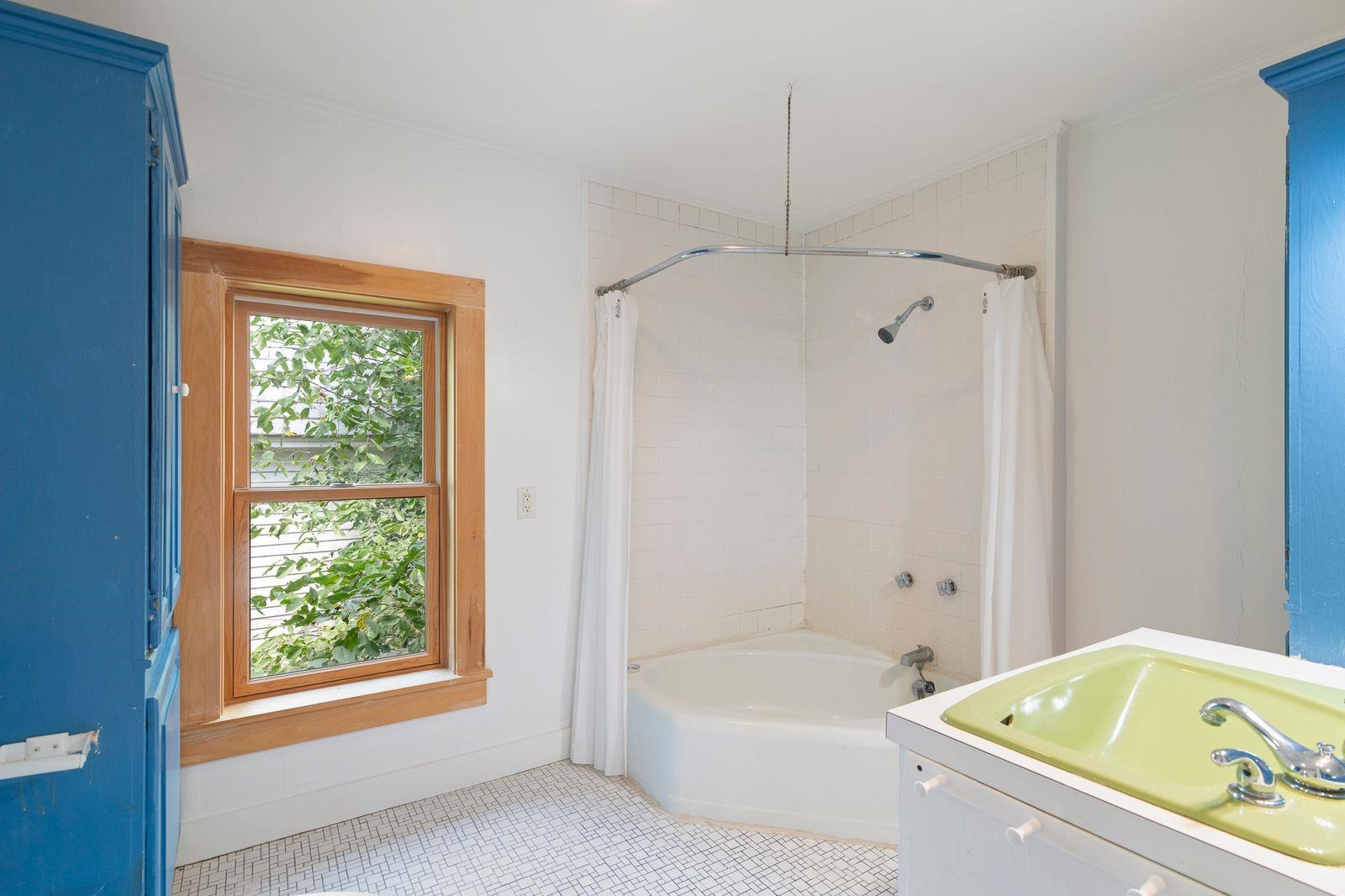 76 Spruce Street Brattleboro, VT 05301 - Photo 30 of 44