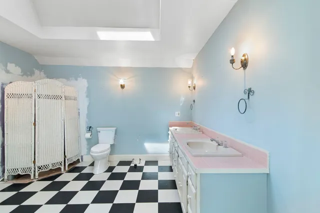 $425,000 | 76 Spruce Street, Brattleboro, VT 05301