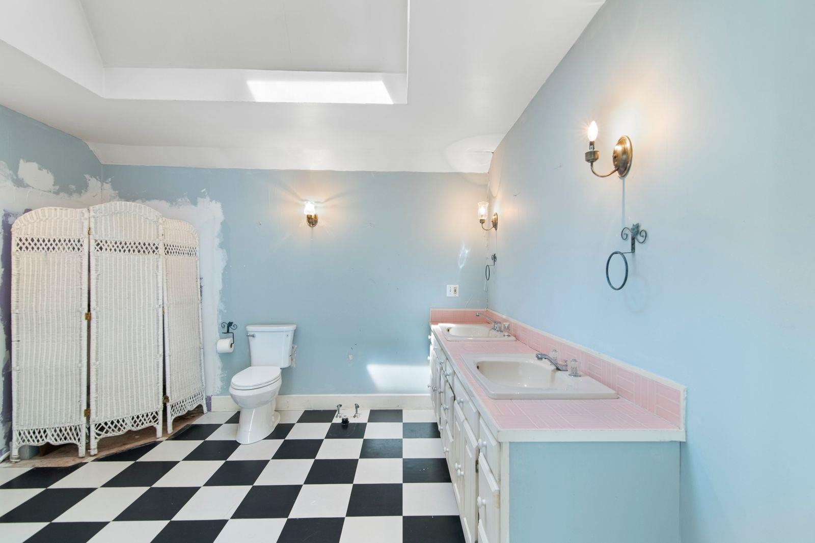 76 Spruce Street Brattleboro, VT 05301 - Photo 32 of 44